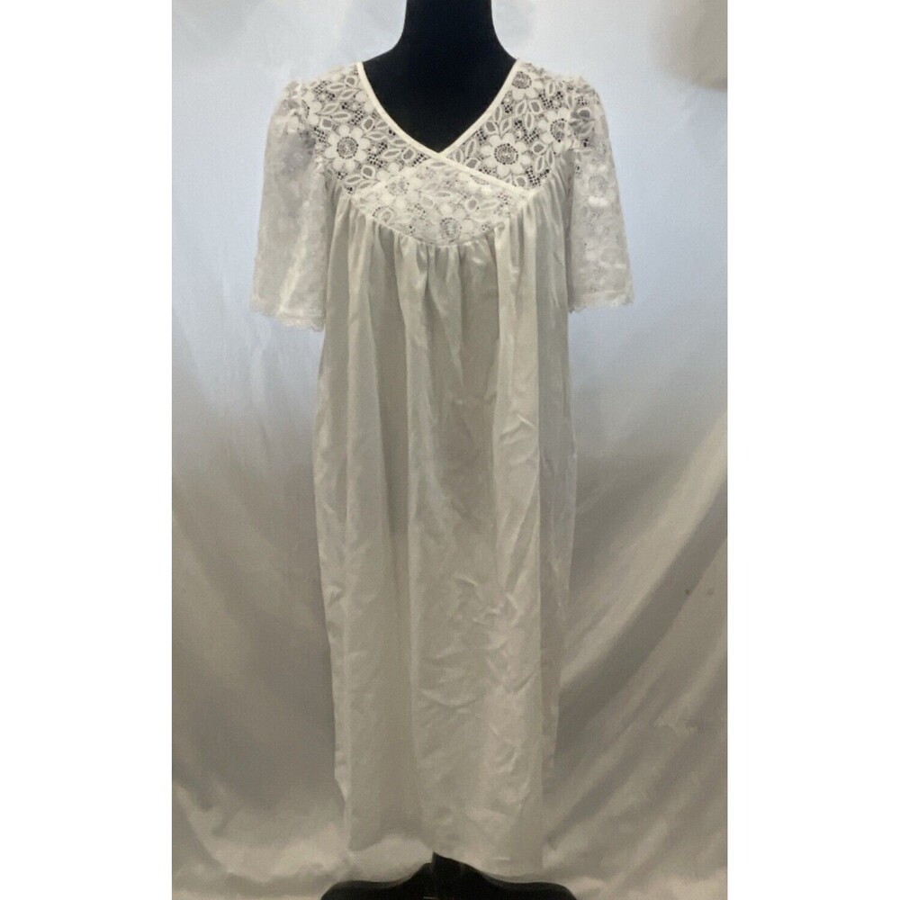 Velrose Vintage 60’s 70’s White cotton Blend floral Lace Nightgown Small